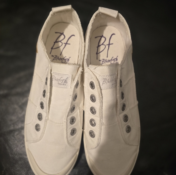 NWT blowfish sneakers - Picture 2 of 4